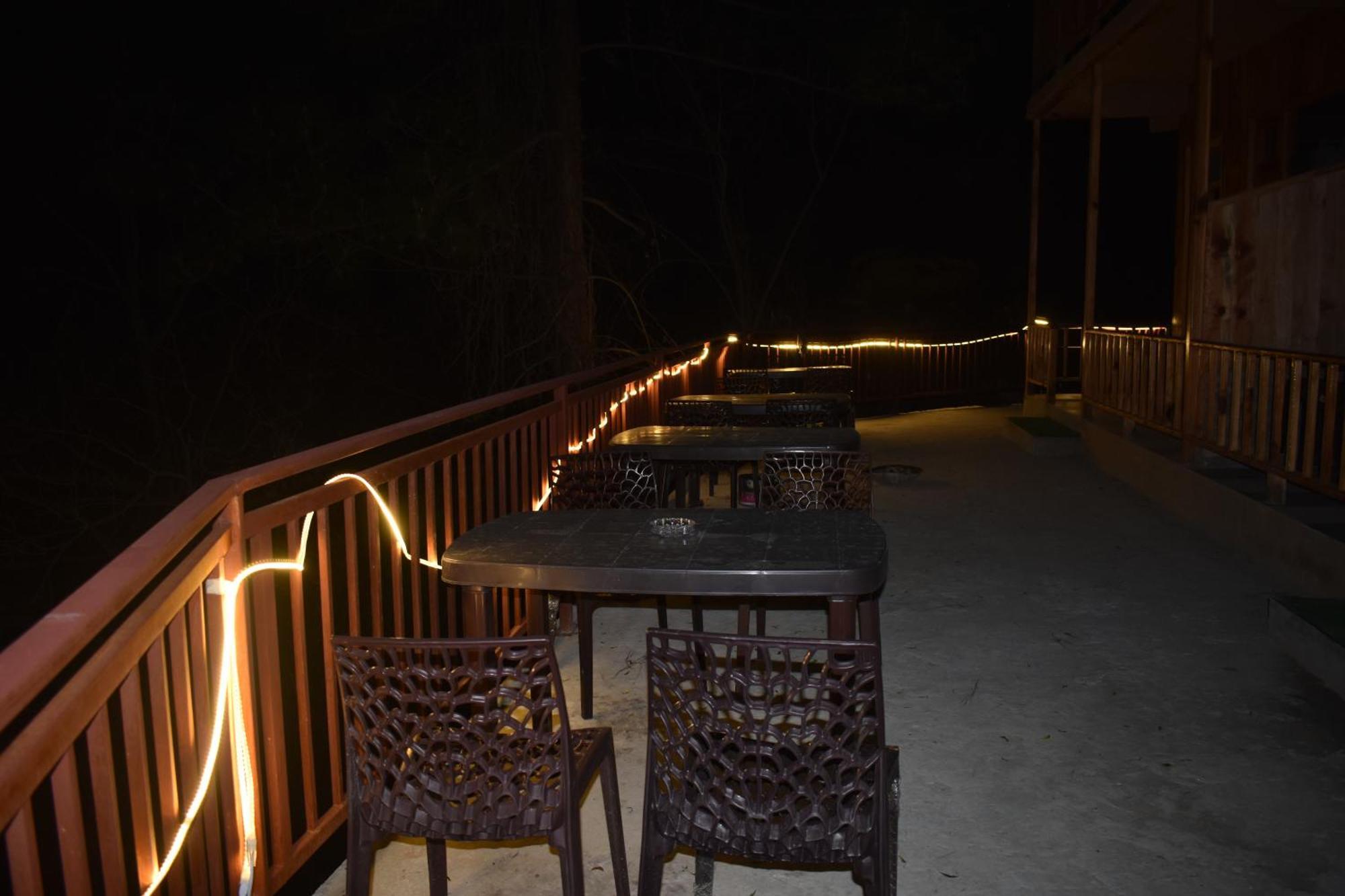 Banjār The Fiza Retreat Tirthan מראה חיצוני תמונה